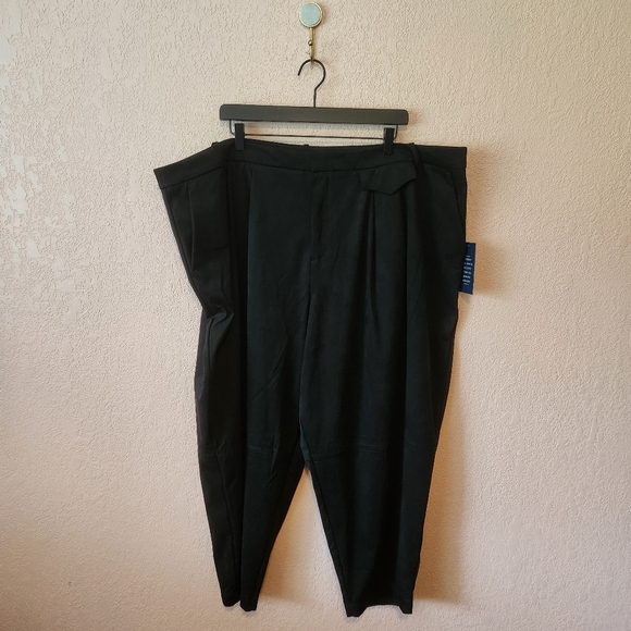 Eloquii × Barkwood Black Faux Suede Cropped Trousers - Picture 2 of 12